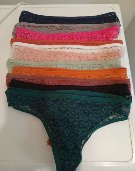 Strings portés/ chaussettes
