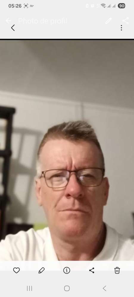 Cherche une femme cool