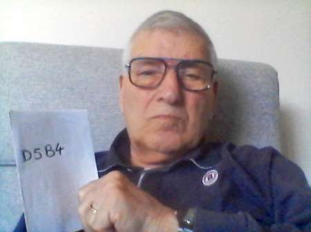 Mon but:caresser une femme