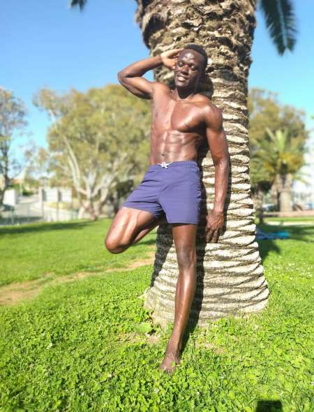 Jeune H a votre �coute