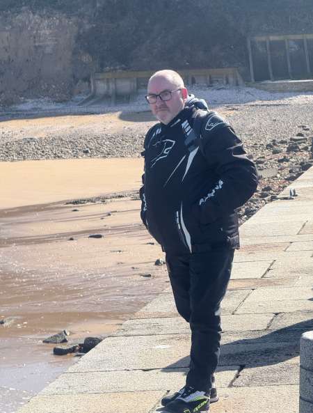 Homme soumis 60 ans tres cool