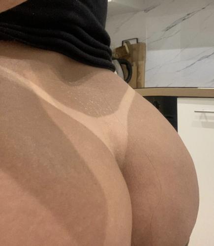 BELLE CHARMANTE DE PASSAGEM A PARIS 15 EME