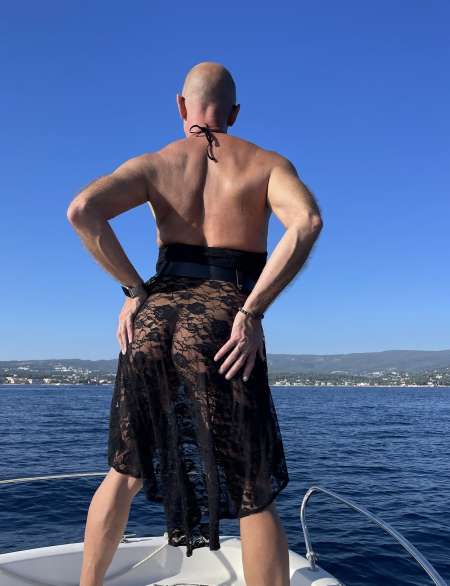 Escort H en dessous feminins pour mecs a vidanger