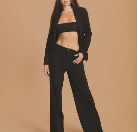 Belle jeune femme fran�aise � Paris