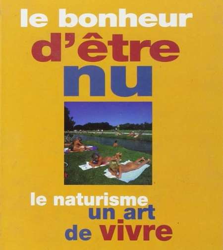 Homme m�r propose vacances naturiste � une femme