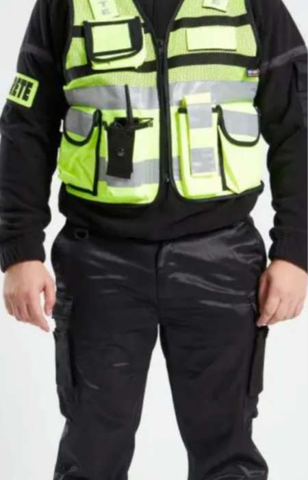 JEUNE H cherche Mec en UNIFORME