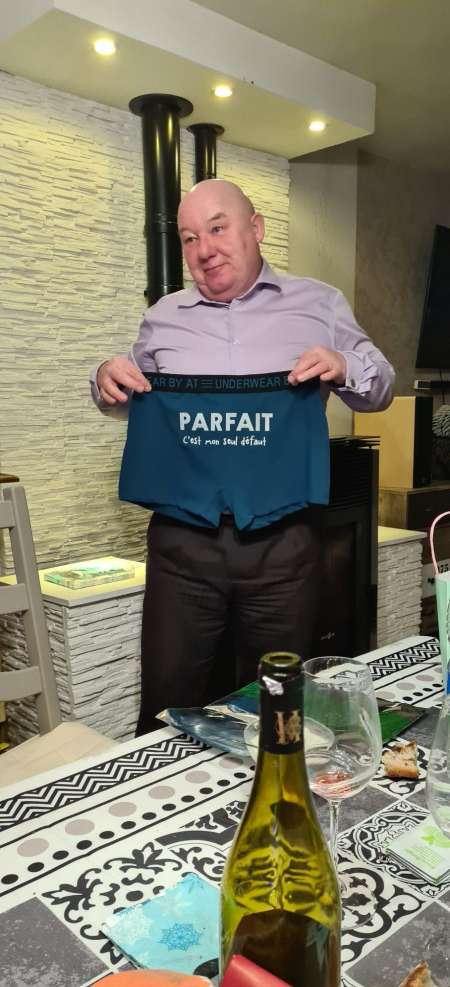 RETRAITE MUR ch FEMME POUR JEUX ENTRE ADULTES