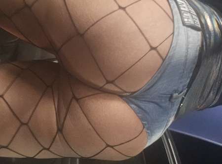 Travestie sexy pr�te � servir sa ma�tresse