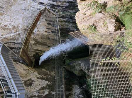 Je re�ois une personne qui serrai me masser