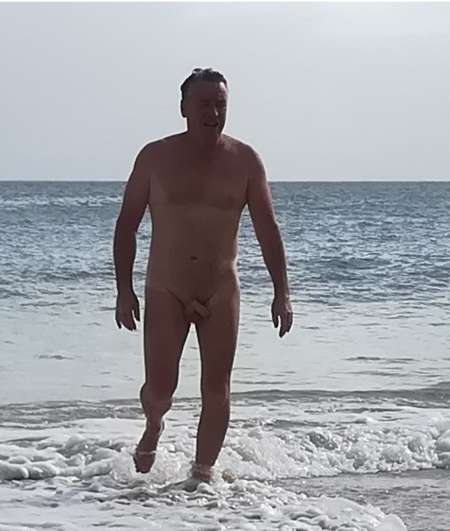 Homme pour relations soft ou hard