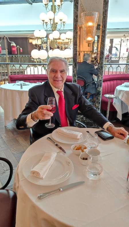 PLAISIRS EROTIQUES AVEC COUPLES FEMMES OU HOMMES