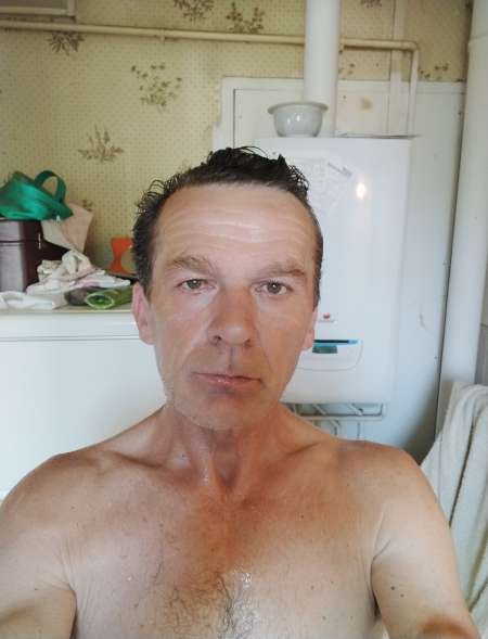 Passif cherche bite xxl 23/7 -?