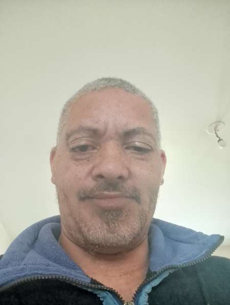 cherche femme pour trio sur st herblain, alentours