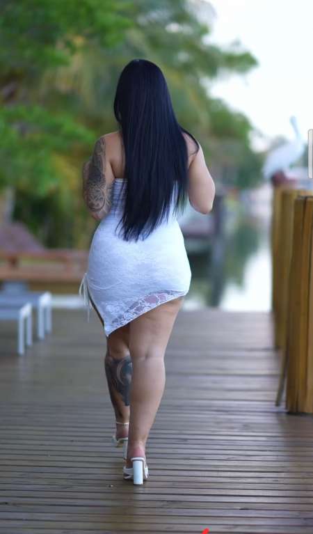 Un massage des mains ou des pieds d�tend les muscl