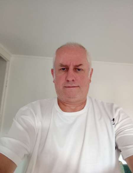 Cherche dominatrice même débutante