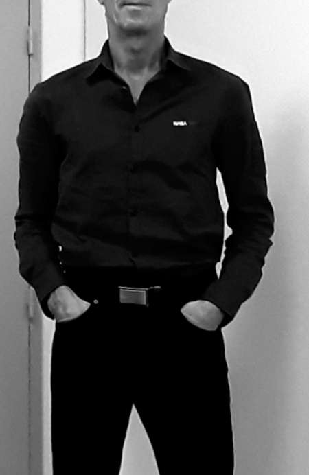 Charmant masseur pour votre plaisir Mme, Mlle