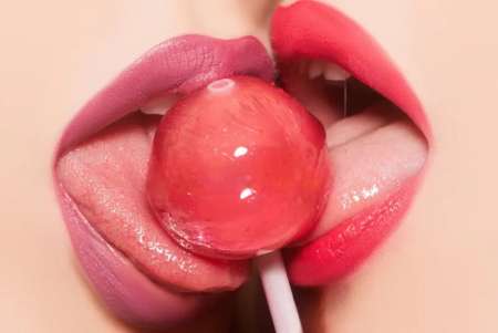 pipe et �jaculation faciale.