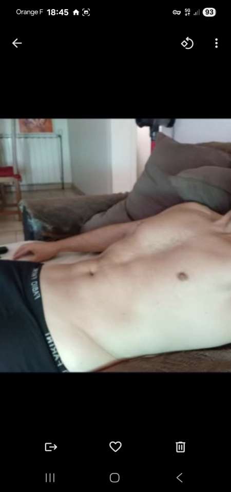 Beau m�le pour homme gourmand