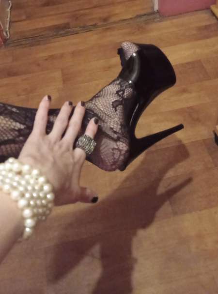 Nikki superbe travestie