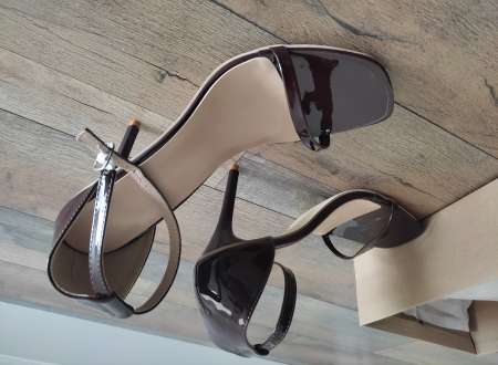 Talons pour travesti....