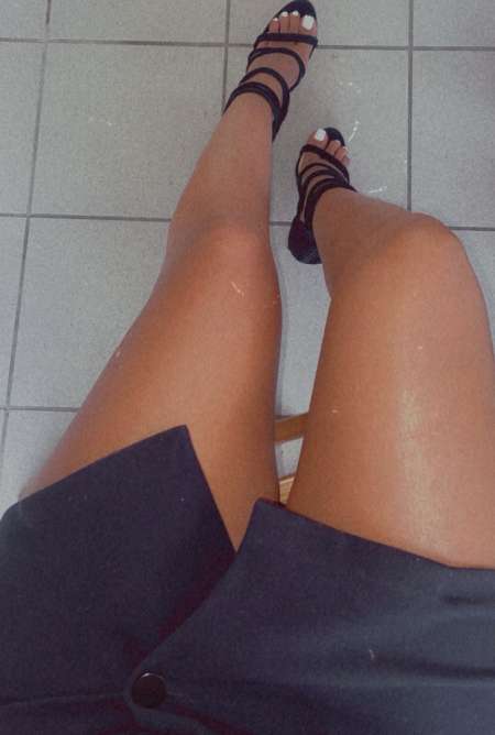 L�a belle brunette domi