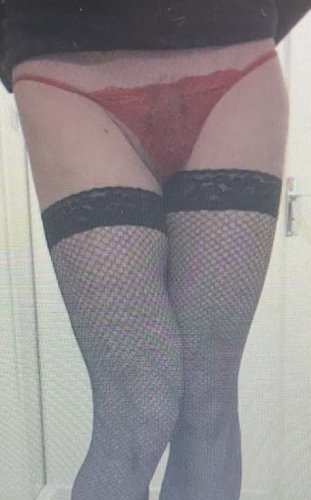 Petite femelle ob�issante