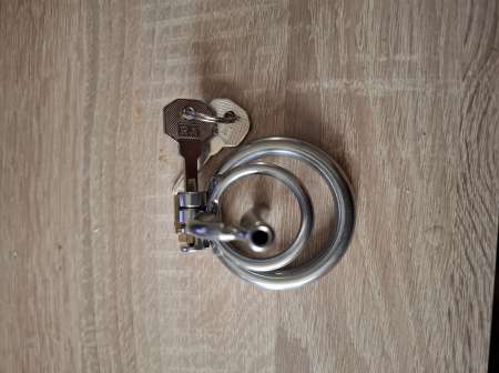 Cage de chastet� et plug a vendre