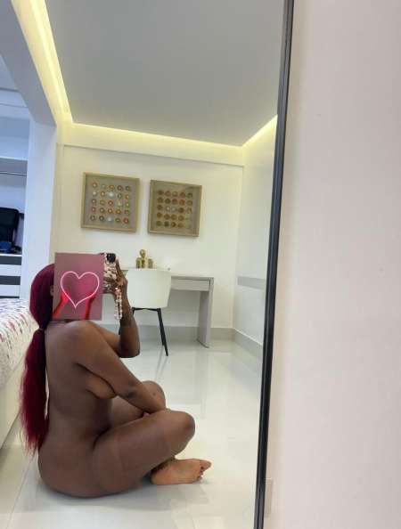 EXCELLENTE NEGRESSE SUPER EN FORME DE QUALIT� CHIC