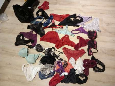 Collection de lingeries de fétichiste a vendre