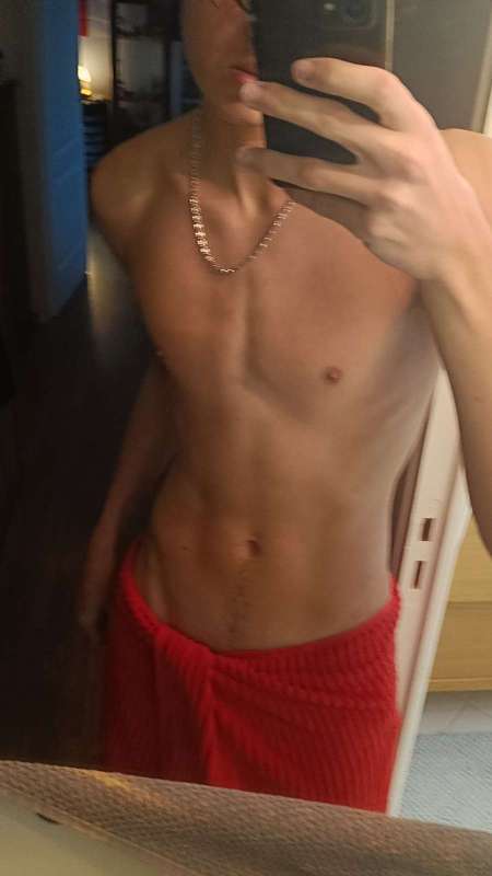Jeune homme cherche femme mature